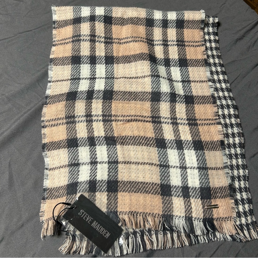 Steve Madden NWT Long Scarf Plaid Pink Gray White Reversible Checked Underside